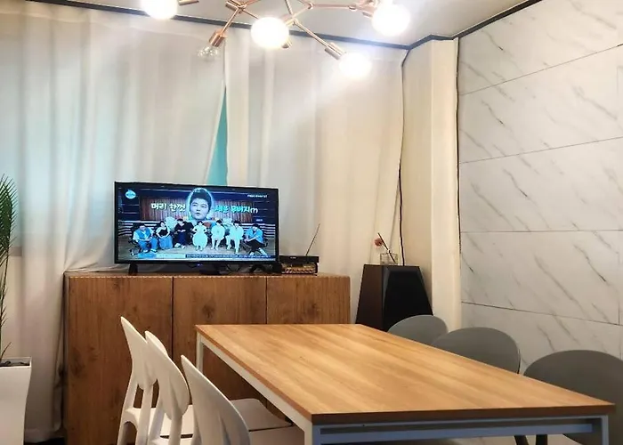 K-10 홍대 연드럴파크, 6번출구에서 8분거리,2룸개조 공간 K10 Appartement *